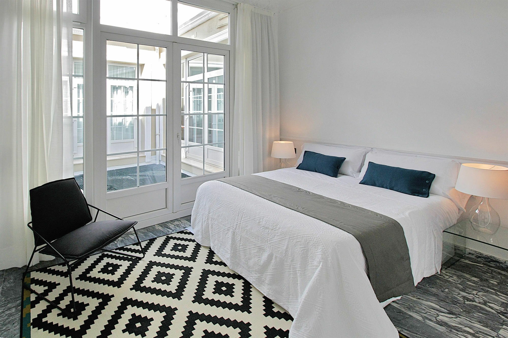 Apartamentos Plaza Constitucion - Larios Malaga Exterior photo