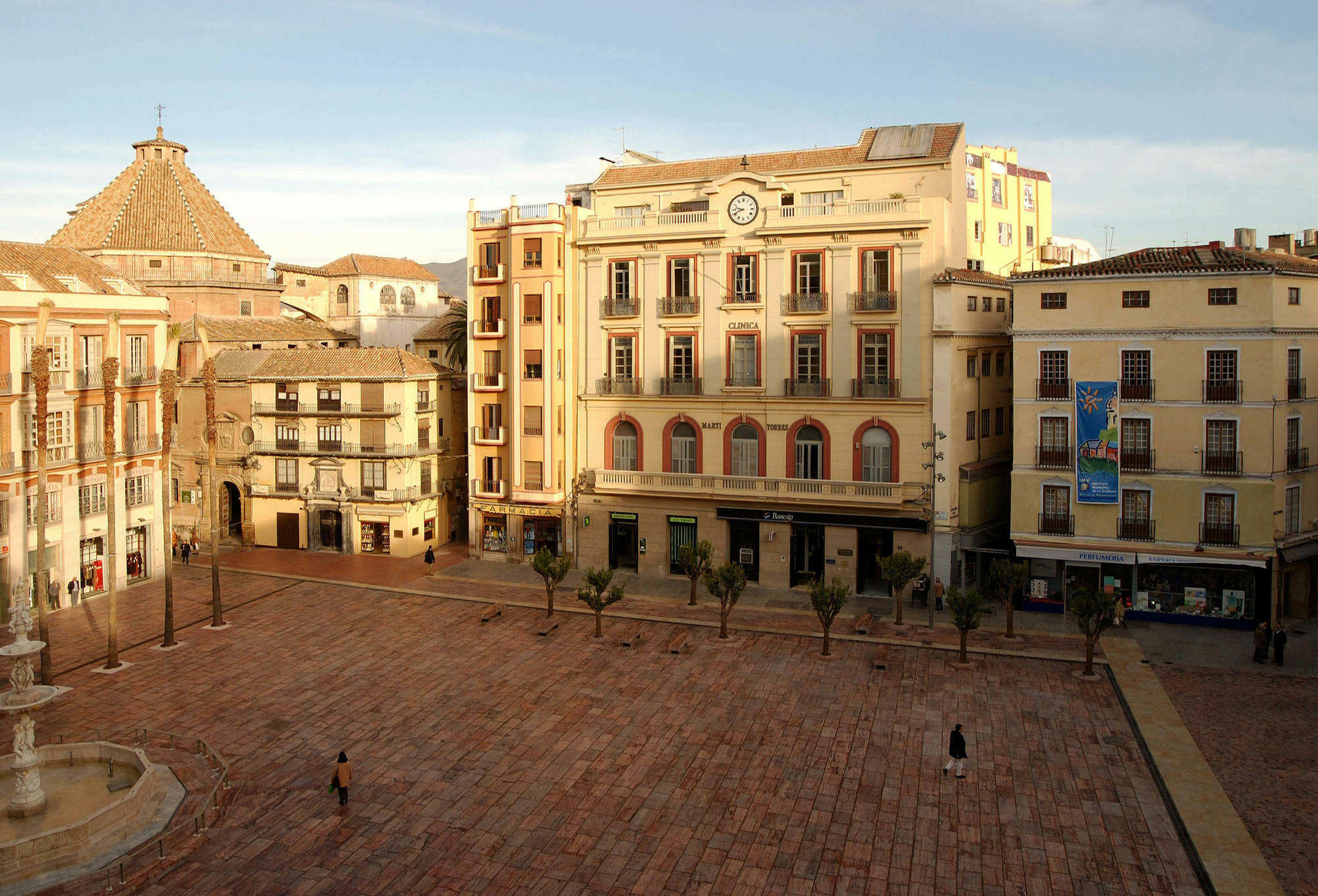 Apartamentos Plaza Constitucion - Larios Malaga Exterior photo