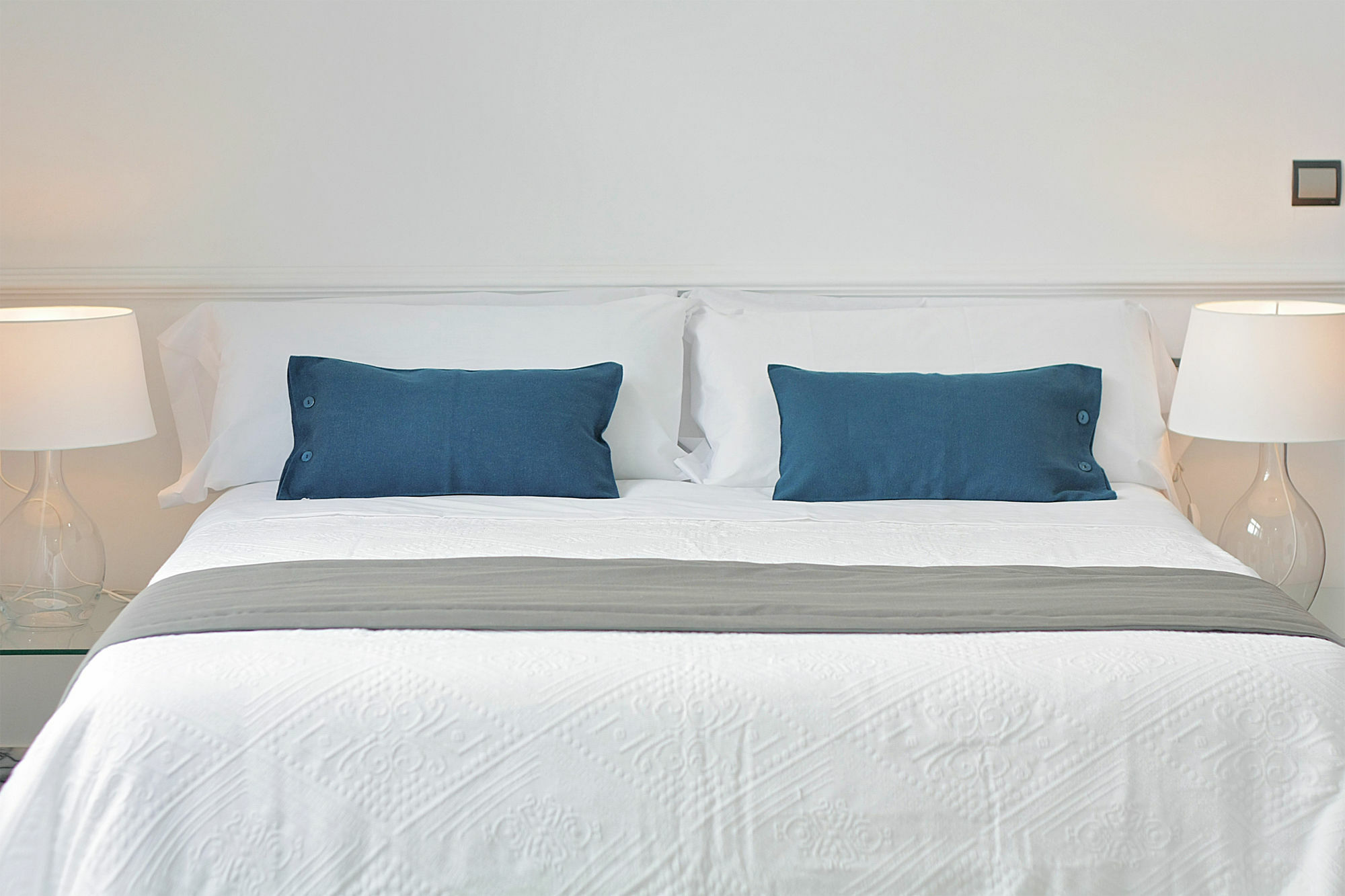 Apartamentos Plaza Constitucion - Larios Malaga Exterior photo